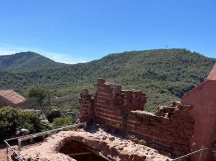 Vsites de la cisterna amb el Garraf al fons